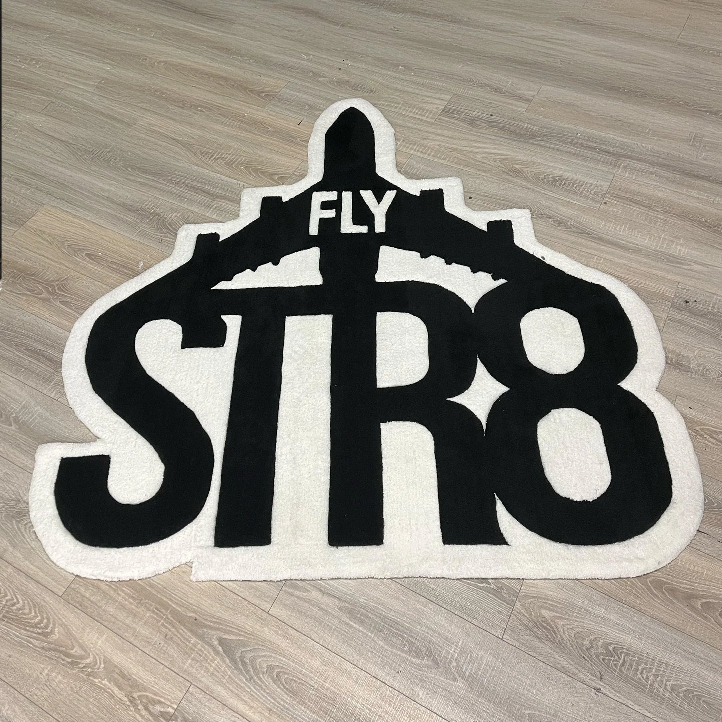 FLY STR8